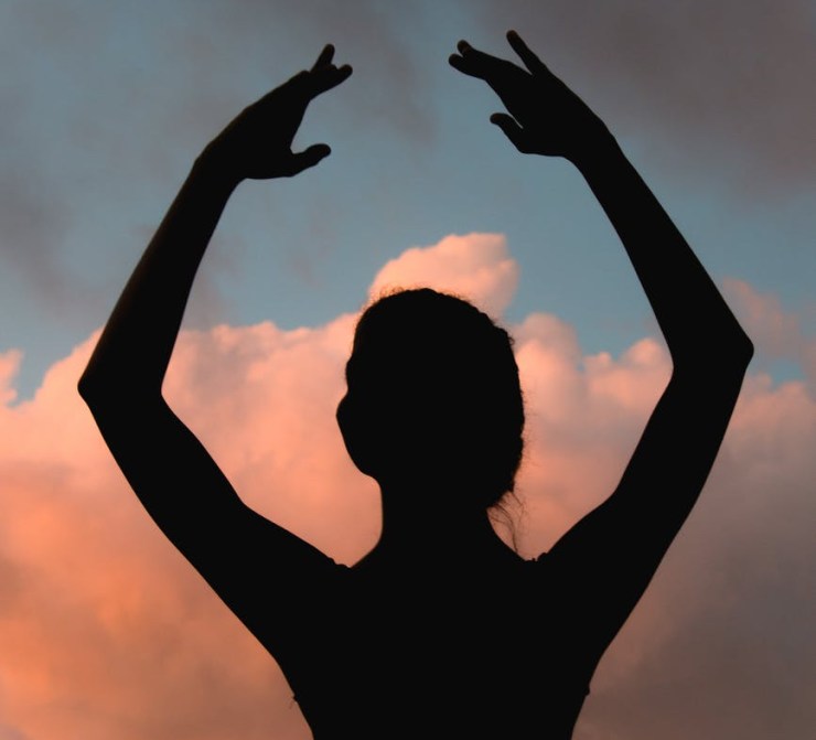 silhouette of ballet dancer